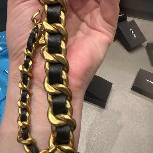 SOLD Chanel 93A vintage lucky charm leather bracelet - Picture 5 of 5